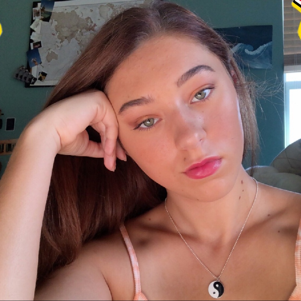 Meet your Posher, Izzy